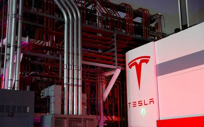Tesla, Kirkhorn si è dimesso da Cfo: al suo posto Vaibhav Taneja