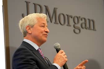 epa09310342 JP Morgan CEO Jamie Dimon during the inauguration of the new French headquarters of JP Morgan bank in Paris, France, 29 June 2021. JP Morgan's new trading floor is the latest example of how Brexit is changing Europe's financial landscape since January.  EPA/MICHEL EULER / POOL MAXPPP OUT