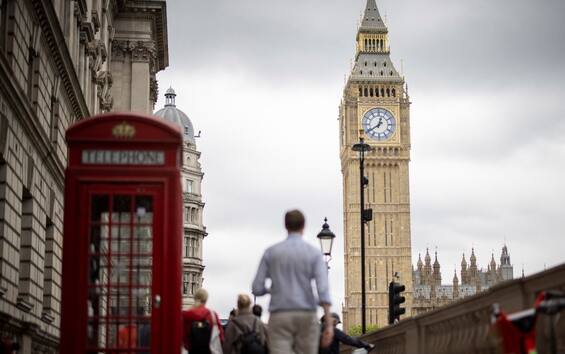 Marriage, in the UK the minimum age to get married rises to 18 years
