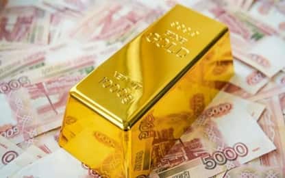 Oro, il prezzo sta crollando: cosa sta succedendo