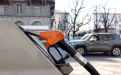 Bonus benzina, un emendamento introduce il versamento dei contributi