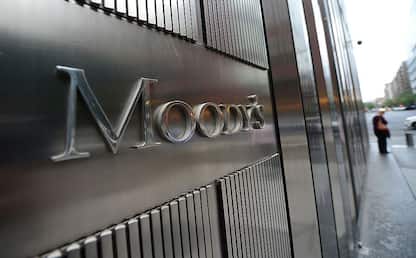 Moody's taglia l'outlook all'Italia. Il Mef: "Decisione opinabile"