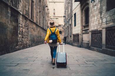 Eurostat: i giovani italiani via da casa poco prima dei 30 anni