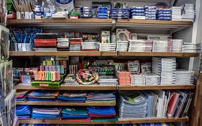 Scuola, rientro con rincari: +8% sui libri, il governo pensa ad aiuti