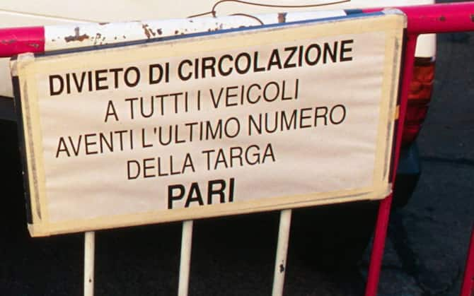 L'estate italiana e l'auto: gli anni 70 e la crisi petrolifera 