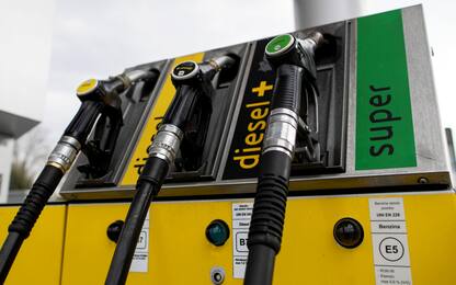 Benzina con lo sconto: Cdm proroga taglio accise fino al 18 novembre