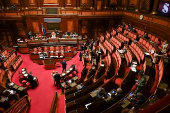 Semipanoramica dell'Aula del Senato nel corso della discussione generale per la conversione in legge del decreto aiuti bis, Roma 13 settembre 2022.  
 ANSA/MAURIZIO BRAMBATTI