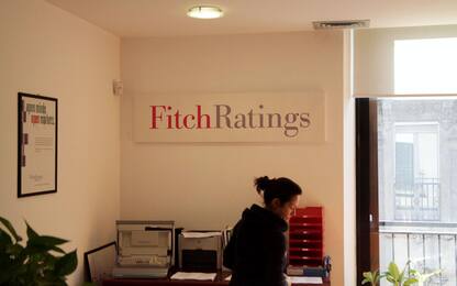 Fitch: rating BBB stabile per l'Italia, crescita per il 2023 a -0,4%