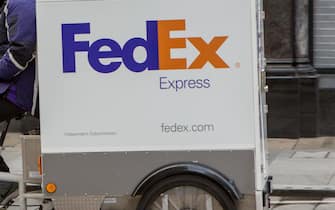 FedEx courier seen in Old Bond Street.
England's third national lockdown legally comes into force. (Photo by Pietro Recchia / SOPA Images/Sipa USA)