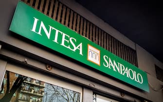 Intesa Sanpaolo has made an unsolicited offer of 4.9 billion euros (5.3 billion dollars) for its smaller rival Unione di Banche Italiane SpA in a midnight raid that could trigger a further consolidation among Italian banks in difficulty in Rome, Italy on February 19, 2020. (Photo by Andrea Ronchini/Pacific Press/Sipa USA)