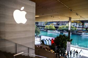 Apple store in Chicago, United States, on October 14, 2022. (Photo by Beata Zawrzel/NurPhoto via Getty Images)