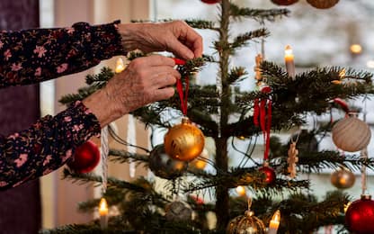 Carovita, più di un italiano su 10 anticipa i regali natalizi