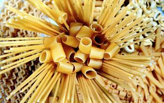 Vari tipi di pasta in un'immagine d'archivio. ANSA / CIRO FUSCO
