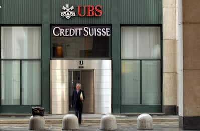 Banche, Ubs formalizza l'acquisizione di Credit Suisse