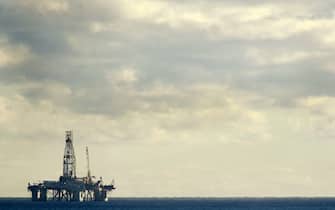 epa04562446 A view of the Repsol oil rig off the coast of the Canary Islands, Spain, 16 January 2015. Spanish oil company Repsol finished its drilling operations in the Canary Islands and will leave the zone after the first explorations didn't show a significant presence of gas or oil at the subsoil, the multinational announced in a press release. Repsol had started to drill for hidrocarbons in the islands on 18 November 2014 some 60 km far from Lanzarote and Fuerteventura islands.  EPA/CRISTOBAL GARCIA