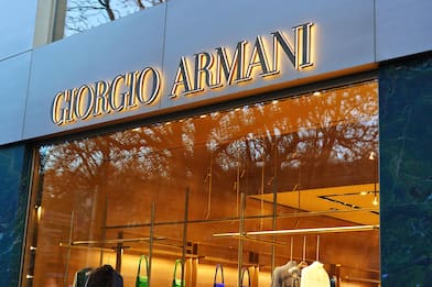 Antitrust avvia istruttoria su società dei gruppi Armani e Dior