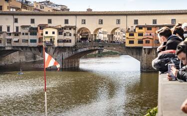 18 April 2022, Italy, Florenz: View of Florence with the Old Bridge (Ponte Vecchio) over the Arno River in the old town. Photo: Frank Rumpenhorst/dpa/Frank Rumpenhorst/dpa (Photo by Frank Rumpenhorst/picture alliance via Getty Images)