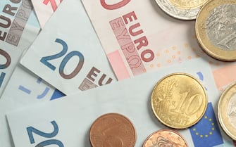 Euros in Euro coins and Euro notes.