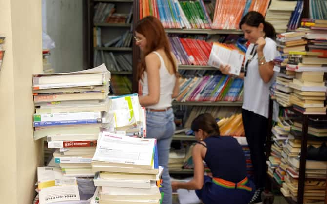 Caro scuola, come risparmiare con i rimborsi per i libri scolastici e i  bonus