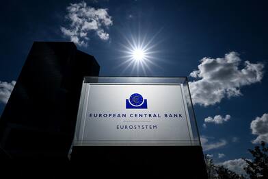 La Bce lascia i tassi fermi, il rifinanziamento resta al 4,50%