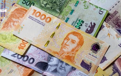 Maxi-inflazione in Argentina, ecco le banconote da 20mila pesos