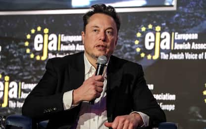 Elon Musk, crolla il patrimonio: ora vale “solo” 200 mld di dollari