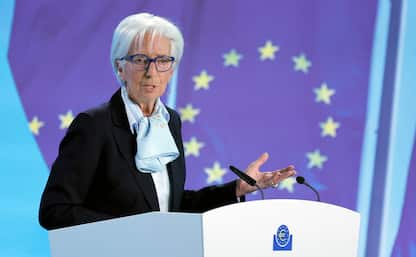 Bce, Lagarde: "Sui tassi non ci impegniamo preventivamente a taglio"