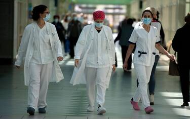 Coronavirus Italia, Galli e Locatelli: "Rischio infezione da fuori"