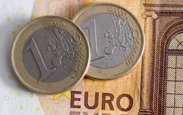 Banche, depositi in aumento, ma conti più cari: come risparmiare