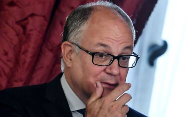 Gualtieri: entro metà novembre ristoro per 350mila aziende