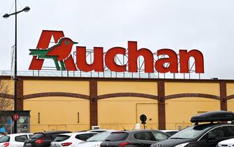 Cars are parked in the parking lot of the Auchan supermarket, on January 3, 2020, in Englos, near Lille, northern France. - Members of the management of the France Auchan Retail group will meet, on the afternoon of January 6, 2020, in Villeneuve d'Acsq, northern France, with the union representatives of the distressed distribution brand, who are worried about the possible loss of at least 1,000 jobs, the AFP learnt on January 3, 2020 from concordant sources. (Photo by DENIS CHARLET / AFP) (Photo by DENIS CHARLET/AFP via Getty Images)