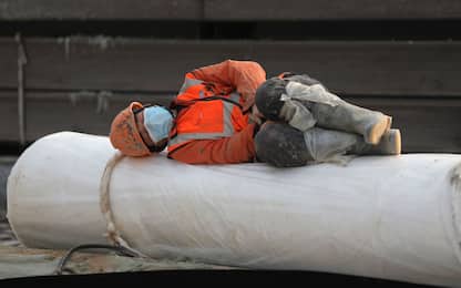 Inail, più di 100.000 infezioni Covid sul lavoro, 366 morti