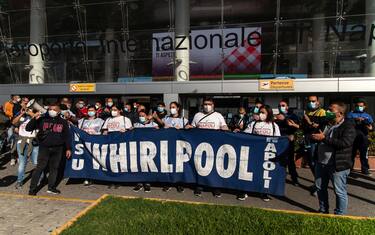 Whirlpool, l’azienda: dopo Cig Covid, da aprile al via licenziamenti