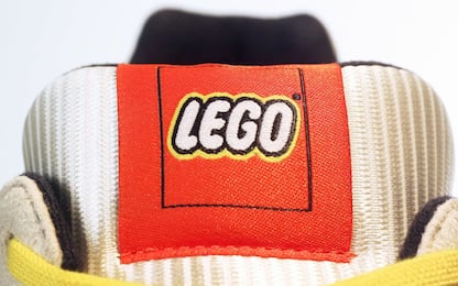 Adidas e Lego produrranno un nuovo modello di scarpe. VIDEO