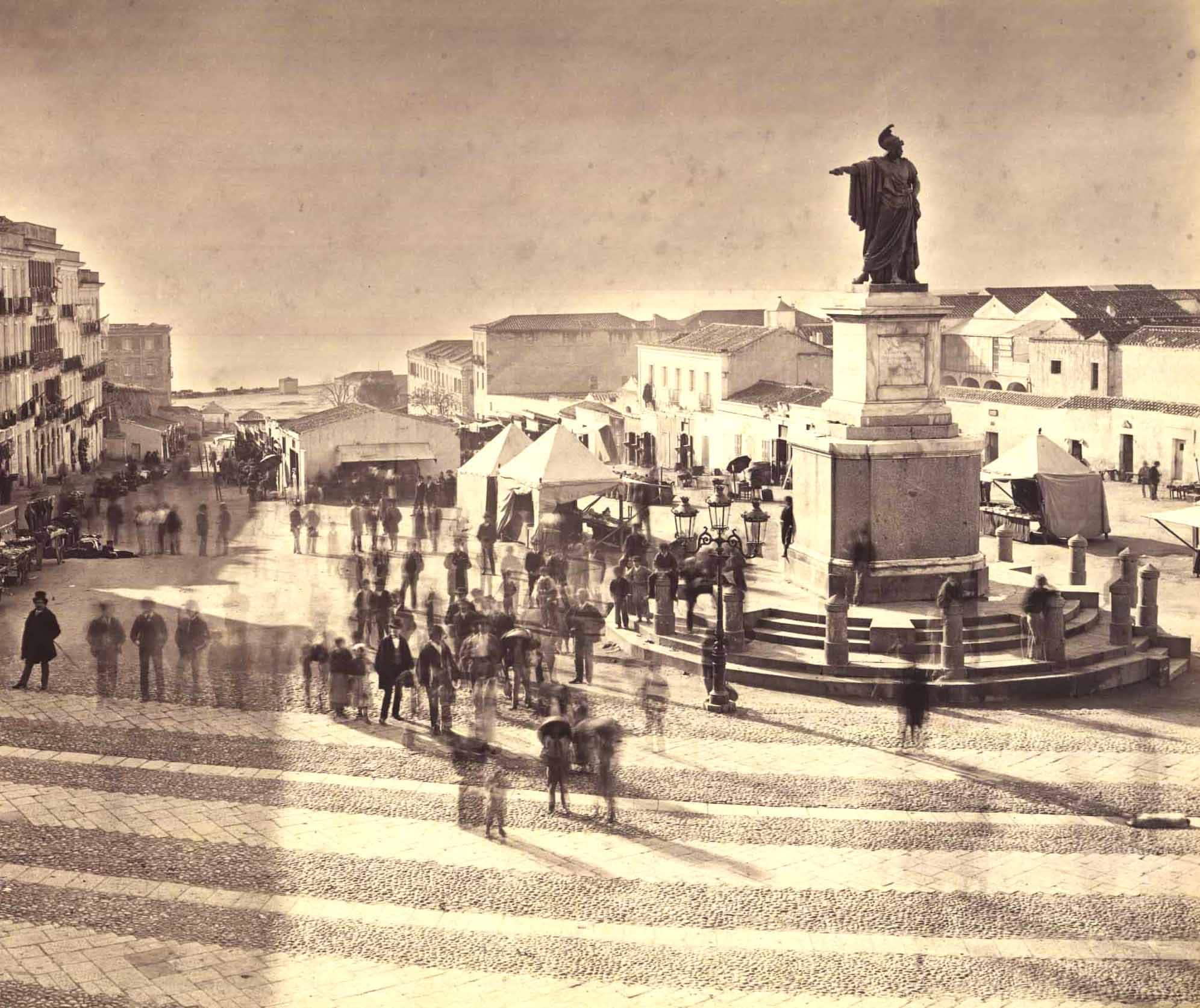 Una foto d'epoca di piazza Yenne, a Cagliari