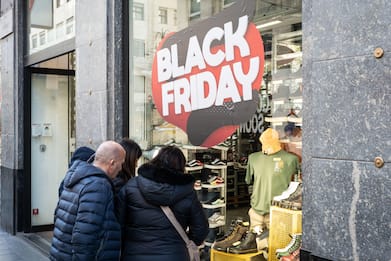 Black Friday 2023, da Mediaworld a Unieuro: quando inizia