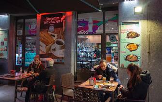 Churros with chocolate in a restaurant in Preciados street in Madrid city center, Spain (Photo by Sergi Reboredo/Sipa USA) (Madrid - 2019-03-05, Sergi Reboredo / IPA) p.s. la foto e' utilizzabile nel rispetto del contesto in cui e' stata scattata, e senza intento diffamatorio del decoro delle persone rappresentate