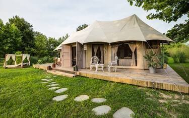Glamping-mania, il 'campeggio chic' dalle Dolomiti alla Sardegna. FOTO