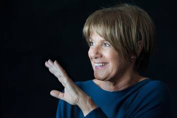 Lella Costa: "Dante? Una danza, oltre che una musica"