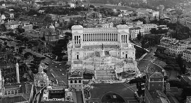 Quel volo su Roma che novant'anni fa beffò il fascismo