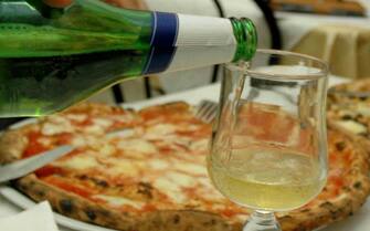 pizza e birra - NAPOLI 08/07/05 PIZZA E BIRRA PH PASTORE