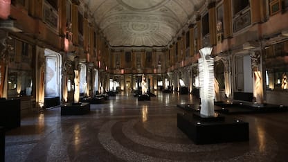 Pablo Atchugarry, il fascino delle sue sculture in mostra a Milano