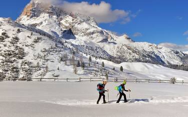 Ciaspolare sulle Dolomiti, 10 itinerari per passeggiare sulla neve