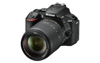 Amazon Prime Day 2022_offerte Warehouse_Nikon D5600 + AF-S DX NIKKOR 18-140 mm VR