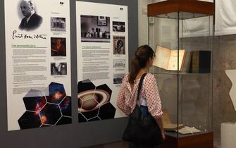 Un momento della presentazione della mostra "Le luci di Horn, storie di un astronomo a Bologna", in occasione dell'iniziativa la Notte dei Musei,  presso gli spazi del Museo Ebraico a Bologna, 18 maggio 2017. ANSA/ GIORGIO BENVENUTI