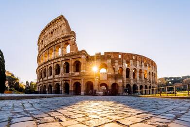 Turismo in Italia, verso presenze record nel 2023: oltre 442 milioni