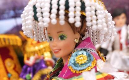 Barbie diventa boliviana, a La Paz una mostra con costumi tradizionali