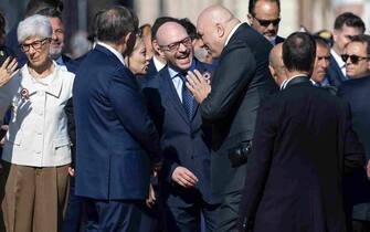 I look della Festa della Repubblica Il presidente del Senato Ignazio La Russa, la presidente del Consiglio Giorgia Meloni, il presidente della Camera Lorenzo Fontana, il ministro della Difesa Guido Crosetto durante le celebrazioni per il 77esimo anniversario della proclamazione della Repubblica, Roma, 2 giugno 2023.
ANSA/MASSIMO PERCOSSI