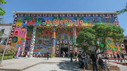 Biennale d'Arte, gli artisti alle prese col tema "Stranieri ovunque"