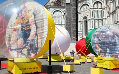 A Firenze l'artista Karl Kopinsky celebra il Tour de France